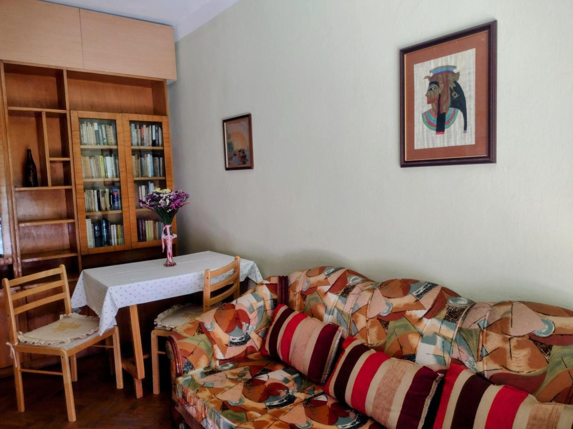 Era Echoes - Preserved Historical Apartment Tirana Kültér fotó